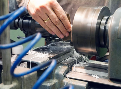 選擇高性價(jià)比的顎式破碎機(jī)，這些你一定要懂