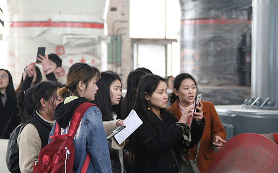 紅星：守護(hù)綠水青山，大國(guó)重器責(zé)無(wú)旁貸