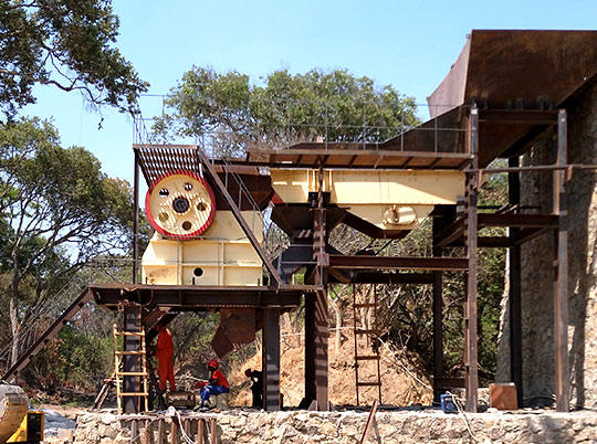 紅星解析：成套石料設(shè)備中常用到的破碎設(shè)備都有哪些？